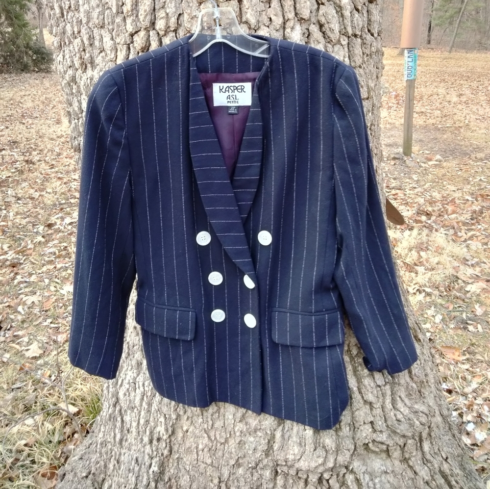 ⬇️ Price Drop!⬇️Kasper ASL Suit Set in size 2P